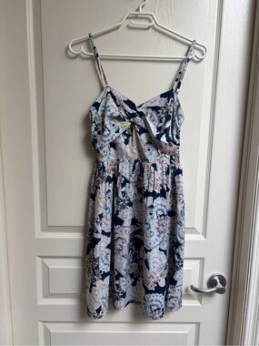 ray denim midi dress White Stuff Jersey in Mid – Uniq Wear Web Collection: Wrap Dresses Black and White chevron A deep V neckline Color:Countryside Walk Blue